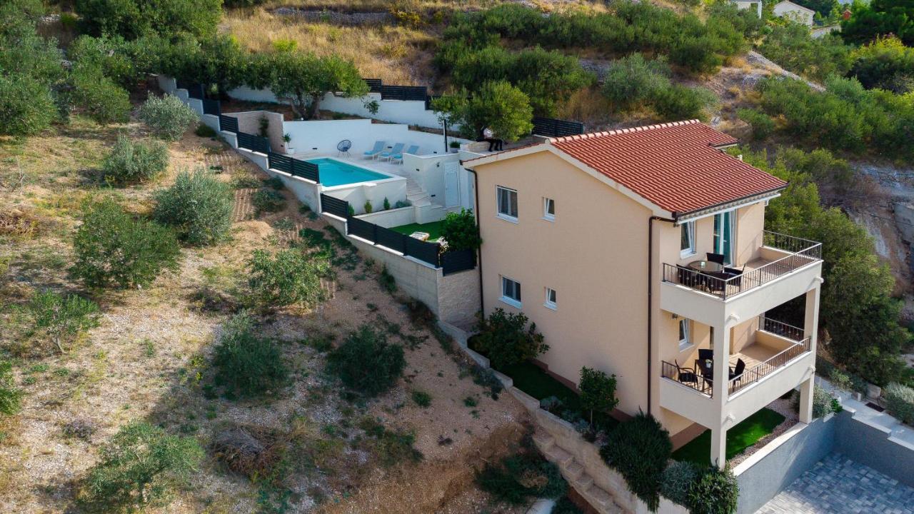 Villa Vruja 피사크 외부 사진